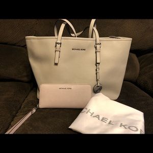 Michael Kors large jet set tote w/ wristlet wallet